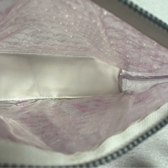 NEW VICTORIA SECRET PINK Clear Make Up Bag Cosmetic Pouch Heart Bubble Wrap - Picture 8 of 8